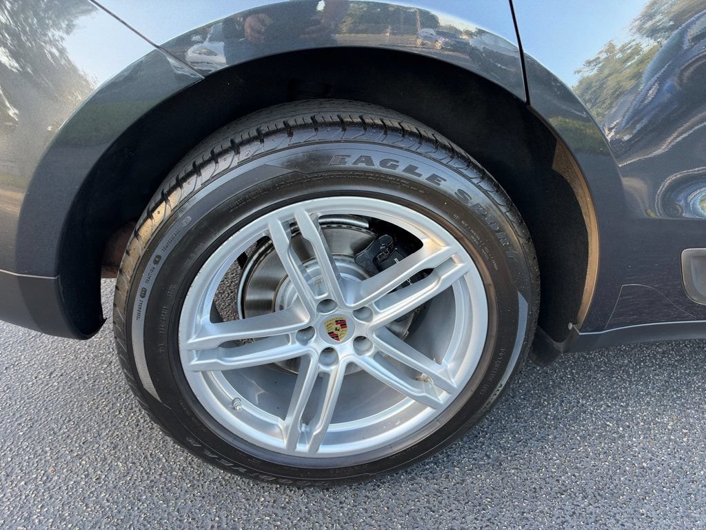 Used 2021 Porsche Macan w/ Premium Package AWD/4WD image 39