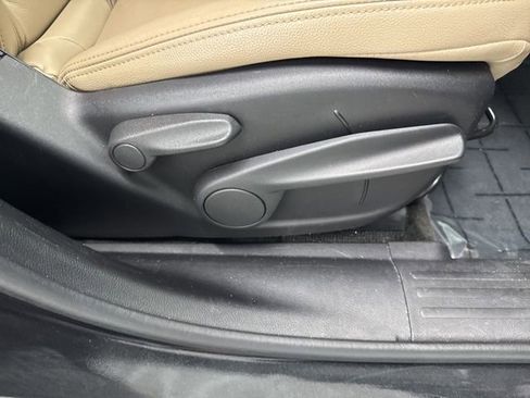 Used 2015 Jeep Cherokee Latitude w/ Cold Weather Group image 22