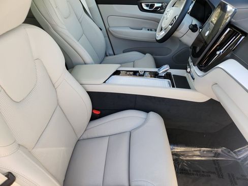 New 2026 Volvo XC60 T8 Ultra w/ Climate Package image 4