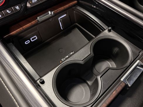 Used 2023 GMC Yukon Denali Ultimate image 16