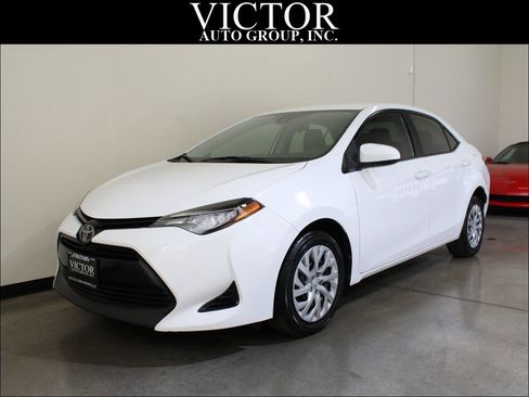 Used 2017 Toyota Corolla LE FWD image 4