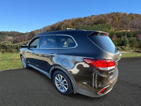 Used 2017 Hyundai Santa Fe Limited w/ Cargo Package image 5