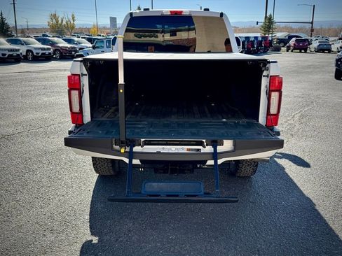 Used 2022 Ford F250 Platinum w/ FX4 Off-Road Package image 13