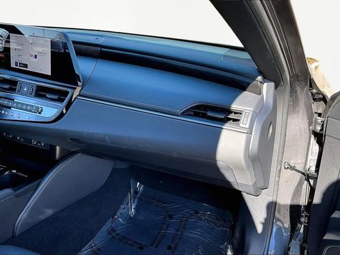 Used 2024 Lexus ES 350 w/ Premium Package image 20