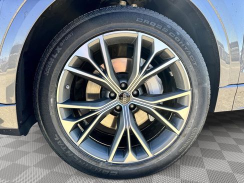 Certified 2022 Audi Q8 Premium w/ Convenience Package AWD/4WD image 9