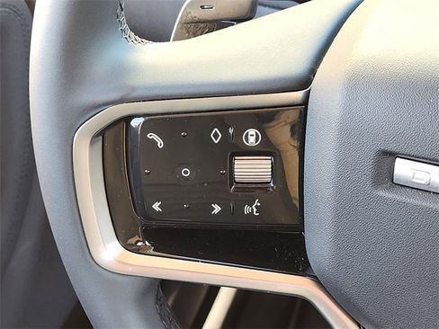 Used 2025 Land Rover Discovery Sport S image 27