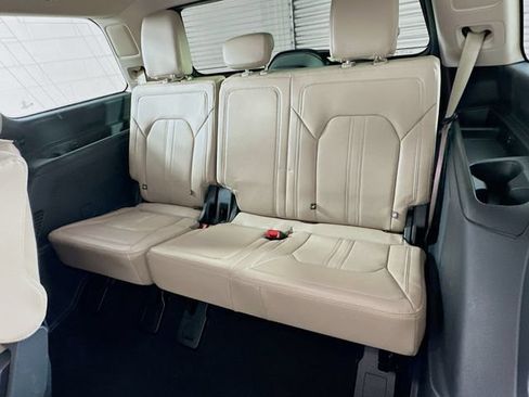 Used 2024 Ford Expedition Limited RWD image 12