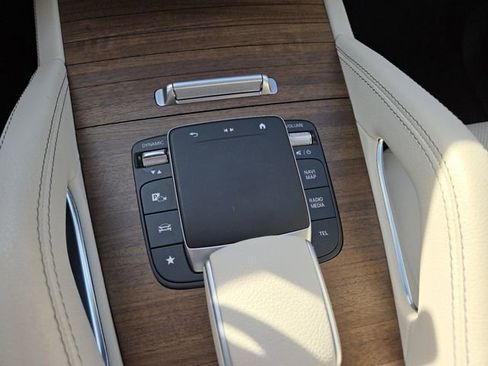 Used 2024 Mercedes-Benz GLS 450 4MATIC image 9