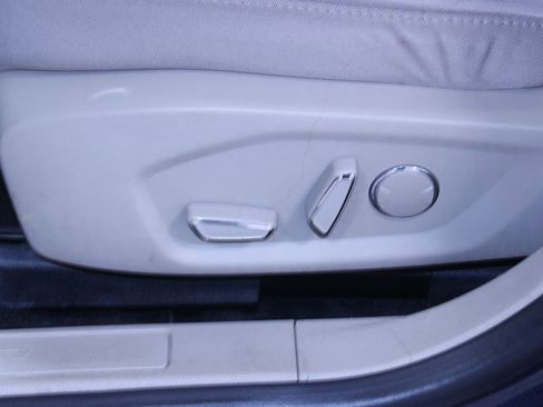 Used 2020 Ford Fusion SE FWD image 15