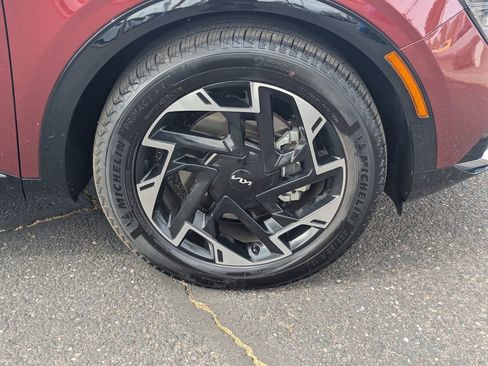 Used 2025 Kia Sportage SX image 10