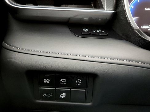 Certified 2025 Toyota Highlander Platinum image 34