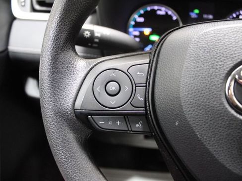 Used 2021 Toyota RAV4 LE image 26