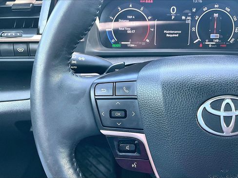 Used 2023 Toyota Crown Platinum image 18