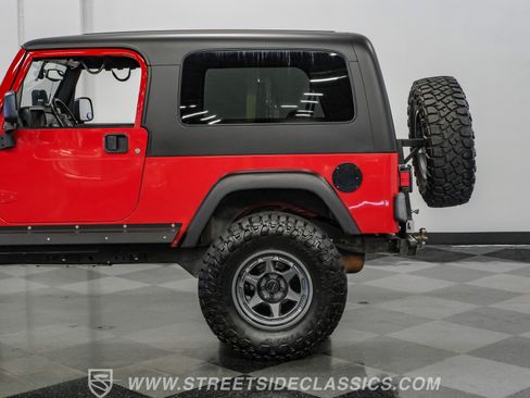 Used 2005 Jeep Wrangler Unlimited Rubicon w/ Security Group AWD/4WD image 25