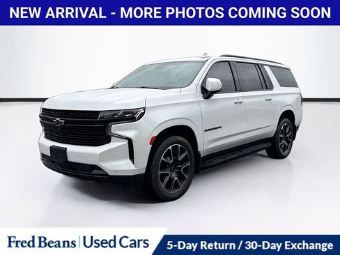 Used 2023 Chevrolet Suburban RST w/ Sport Performance Package AWD/4WD image 3