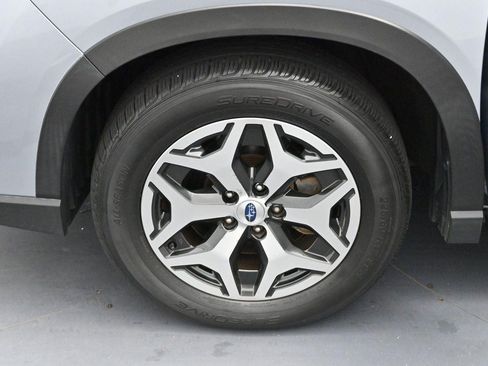 Used 2020 Subaru Forester Premium AWD/4WD image 30