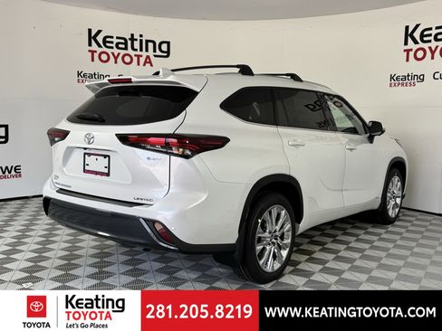 New 2026 Toyota Highlander Limited image 14