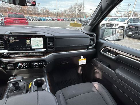 New 2026 GMC Sierra 1500 Elevation image 29