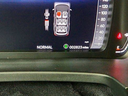 Used 2025 Honda Pilot Elite image 16