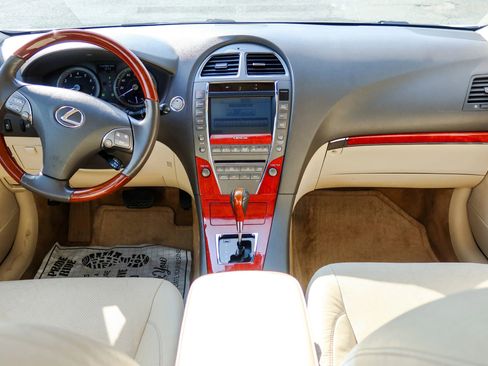 Used 2011 Lexus ES 350 FWD image 11