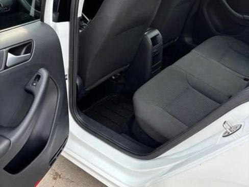 Used 2015 Volkswagen Jetta SE FWD image 10