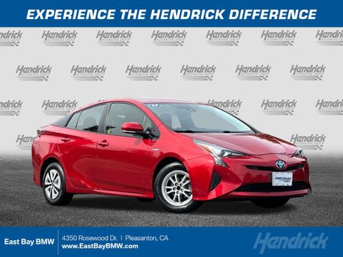 Used 2017 Toyota Prius Three FWD image 1