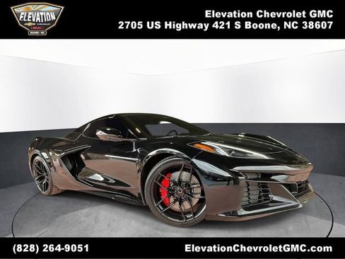Used 2025 Chevrolet Corvette Z06 RWD image 1