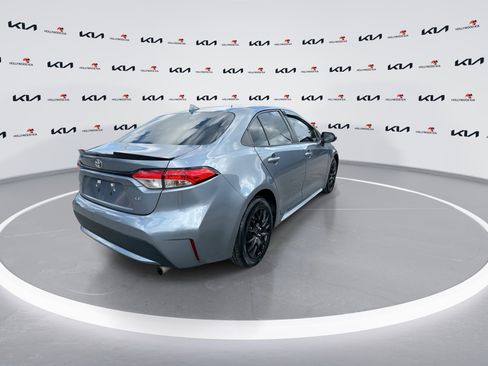 Used 2020 Toyota Corolla LE FWD image 8
