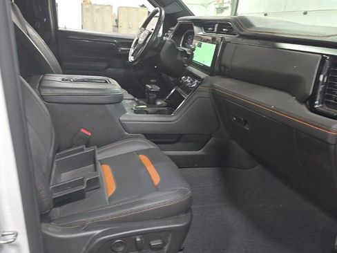 Used 2022 GMC Sierra 1500 AT4 w/ AT4 Premium Package AWD/4WD image 5