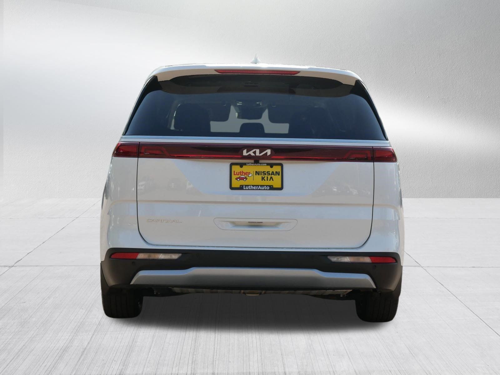Certified 2024 Kia Carnival EX FWD image 6