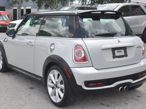 Used 2013 MINI Cooper S FWD image 8