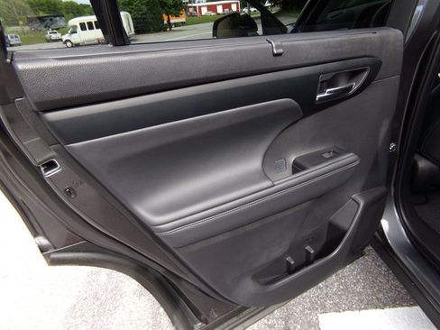 Used 2025 Toyota Highlander XLE AWD/4WD image 43