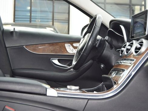 Used 2017 Mercedes-Benz C 300 4MATIC Sedan image 28