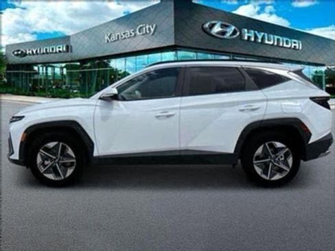 New 2025 Hyundai Tucson SEL image 7