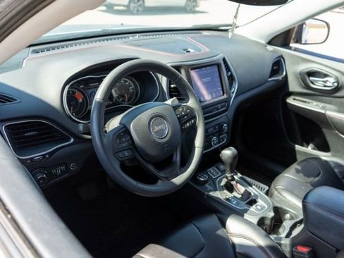 Used 2022 Jeep Cherokee Trailhawk w/ Technology Group B AWD/4WD image 12