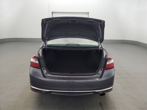 Used 2016 Honda Accord LX image 29