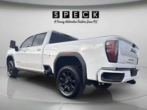 Used 2024 GMC Sierra 2500 AT4 w/ AT4 Premium Plus Package AWD/4WD image 4