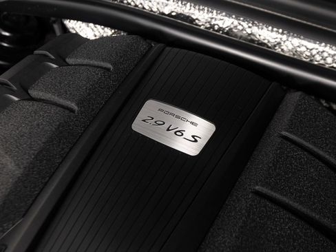 Certified 2023 Porsche Macan S AWD/4WD image 43