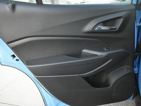 Used 2024 Chevrolet Trax RS w/ Driver Confidence Package image 30