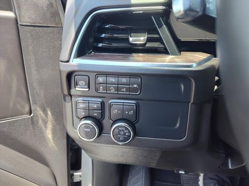 Used 2025 Chevrolet Tahoe Z71 AWD/4WD image 21