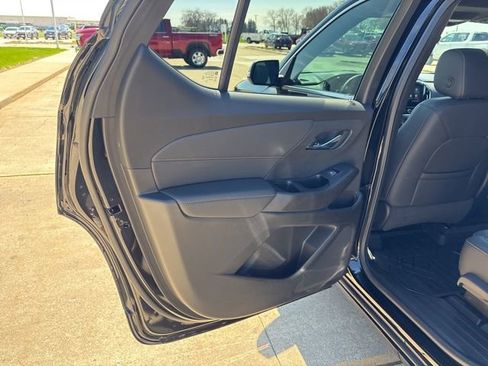 Used 2023 Chevrolet Traverse LT w/ LT Premium Package image 15