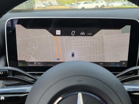 Used 2025 Mercedes-Benz GLC 300 image 11