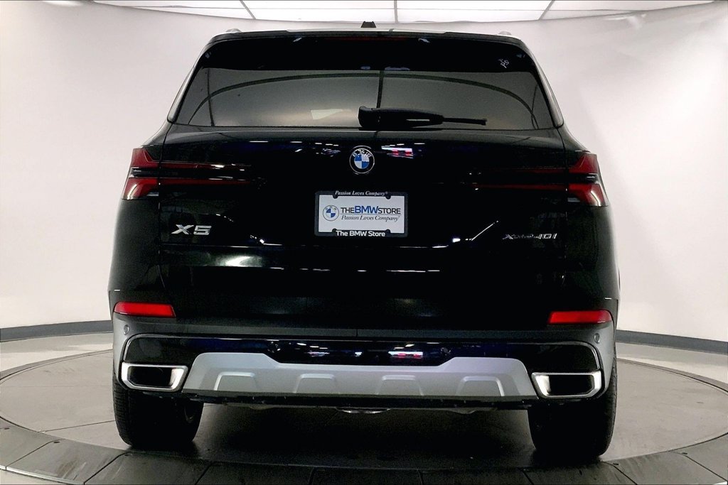 Certified 2026 BMW X5 xDrive40i w/ Premium Package AWD/4WD image 3
