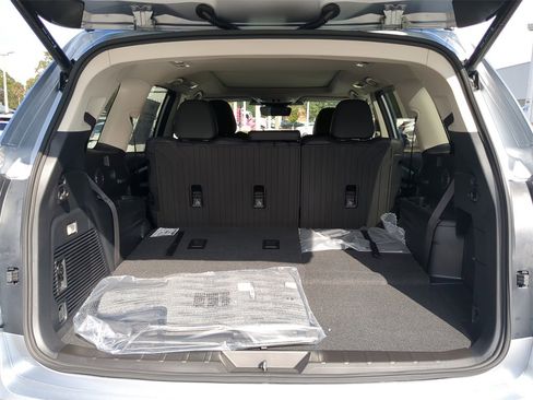 Certified 2026 Subaru Ascent Limited image 9