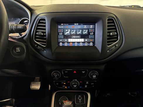 Used 2020 Jeep Compass Latitude w/ Cold Weather Group AWD/4WD image 20