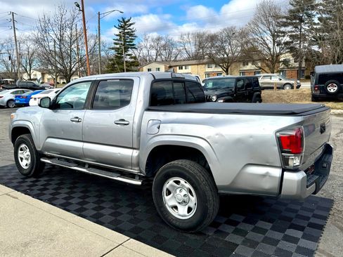 Used 2019 Toyota Tacoma SR5 image 3
