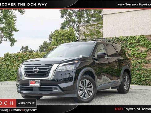 Used 2024 Nissan Pathfinder SV w/ SV Premium Package FWD image 1