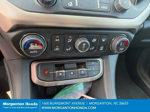 Used 2023 GMC Acadia Denali w/ Denali Ultimate Package AWD/4WD image 9