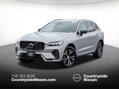 Used 2025 Volvo XC60 B5 Core image 1