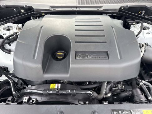 Used 2025 Land Rover Defender 110 X-Dynamic SE AWD/4WD image 25